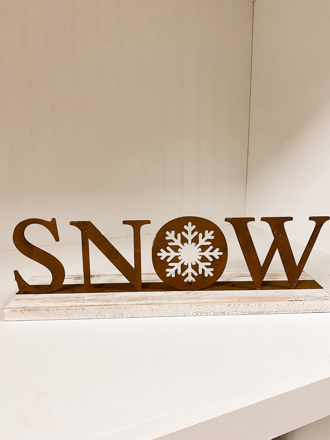 “SNOW” Stand